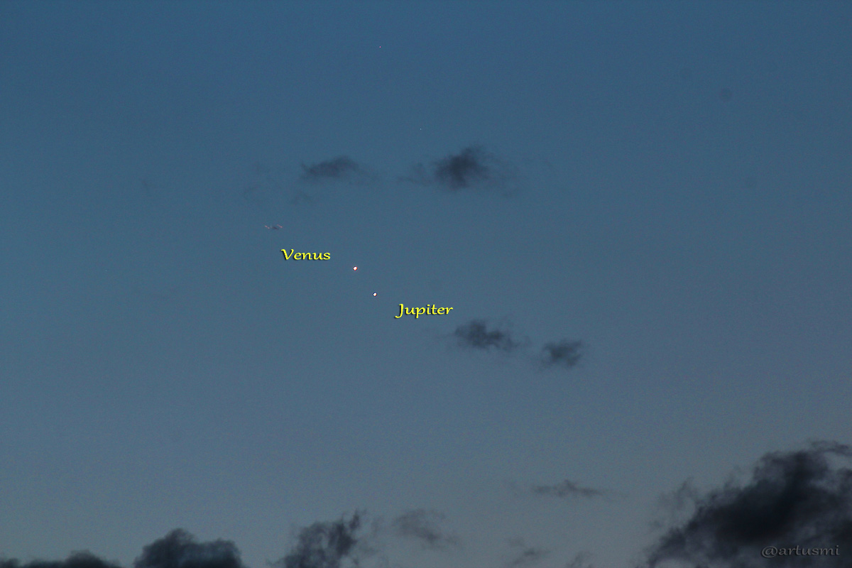 Konjunktion von Venus und Jupiter am 18. August 2014 um 05:37 Uhr
