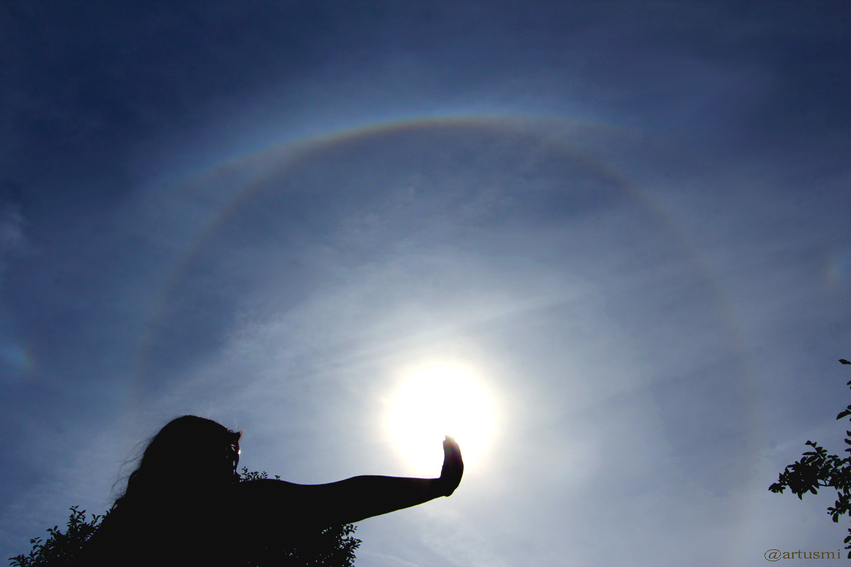 Mäggi im 22°-Ring um die Sonne - 17. Juni 2015 um 16:44 Uhr
