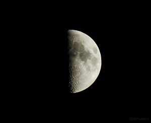 Erstes Viertel: Zunehmender Mond am 24.06.2015, 21:50 Uhr