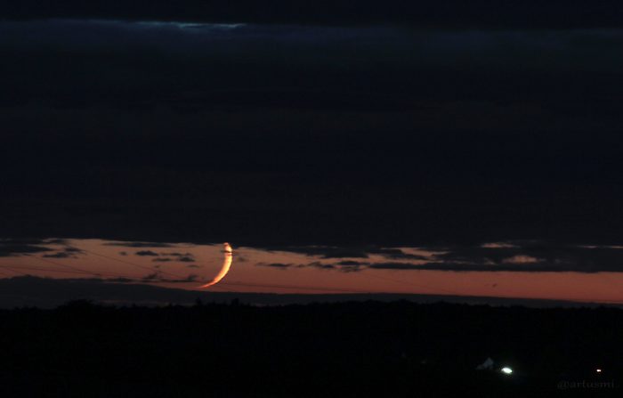 Schmale Mondsichel am 28.08.2014 um 20:59 Uhr am Westhimmel