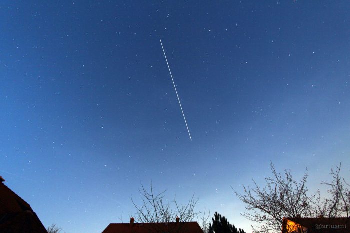Am 9. April 2015 passierte die ISS um 21:13 Uhr den Großen Wagen und bedeckte dabei den Stern Merak.