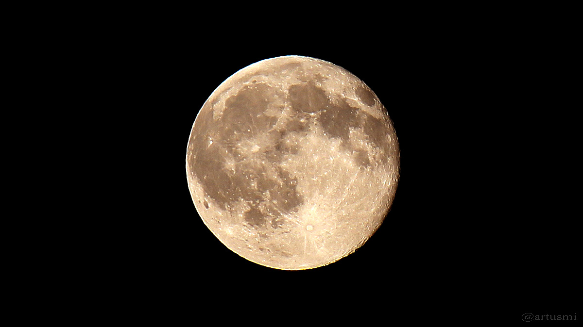 Abnehmender Mond am 2. Juli 2015 um 22:41 Uhr