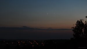 Venus und Jupiter am 4. Juli 2015 um 22:35 Uhr