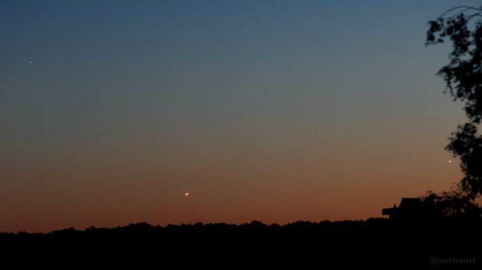 Dreieck Regulus - Venus - Jupiter am 10. Juli 2015 um 22:54 Uhr am Westhimmel