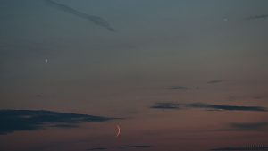 Trio Venus, schmale Mondsichel und Jupiter am 18. Juli 2015 um 21:53 Uhr