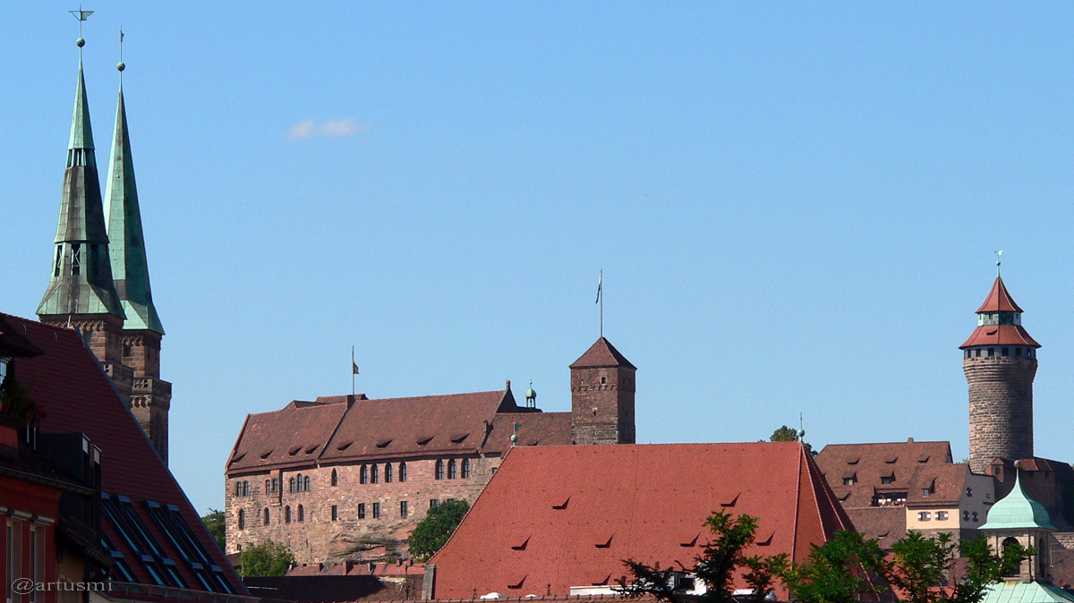 Sebalduskirche und Kaiserburg in Nürnberg - 17. August 2011