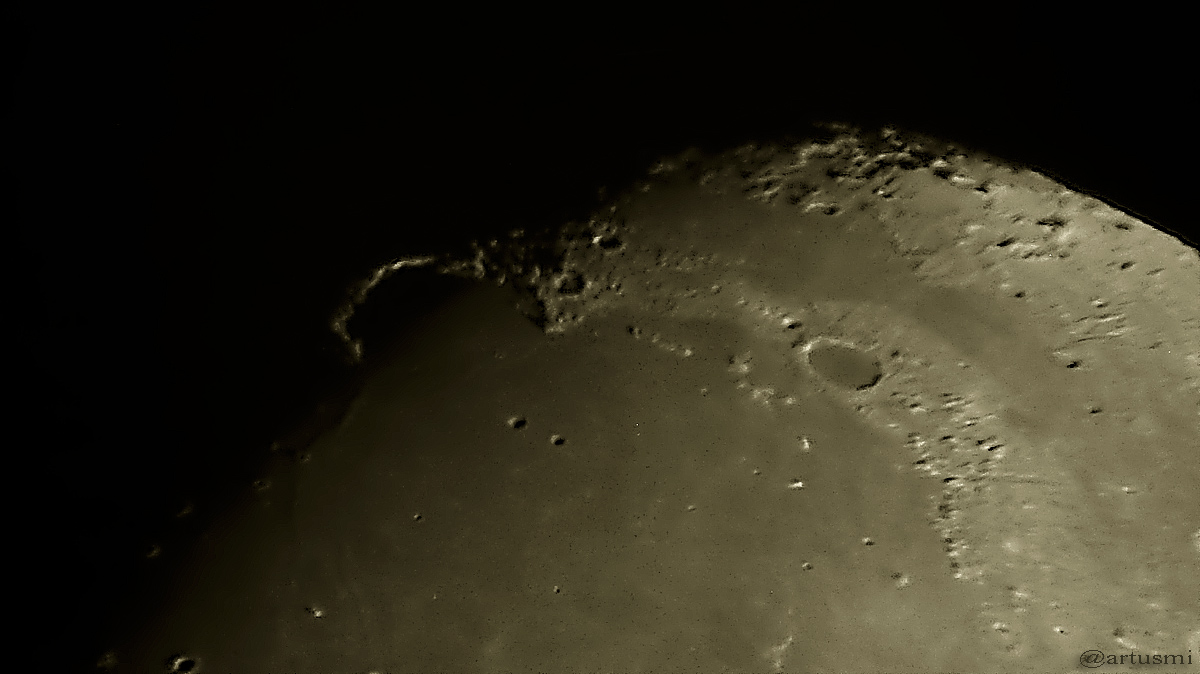 Goldener Henkel am Mond - 16. August 2013 um 22:41 Uhr