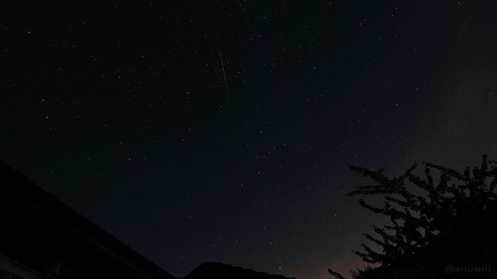 Meteor oberhalb von Kassiopeia - 13. August 2015 um 00:12 Uhr