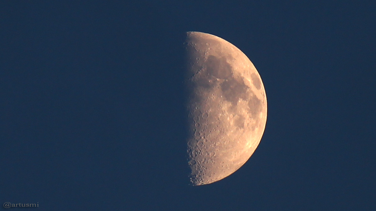 Mond am 21. September 2015 um 19:19 Uhr