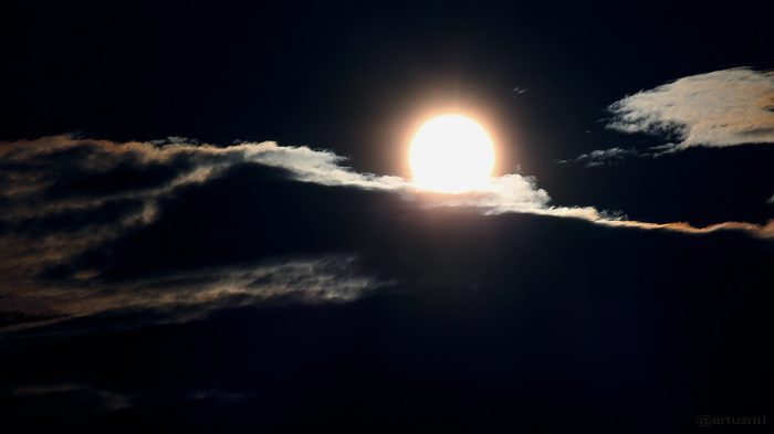 Tiefstehende Sonne am 22. September 2015 um 18:34 Uhr