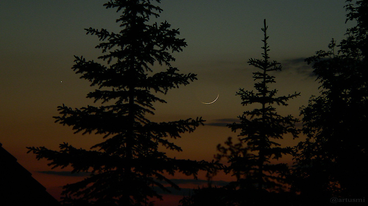 Merkur und schmale Mondsichel am 17. Mai 2007 um 22:03 Uhr