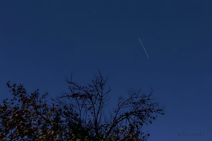 Strichspur der ISS vom 24. Oktober 2013 um 18:53 Uhr