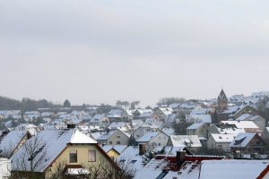 Schneebedecktes Eisingen am 13. Februar 2010 um 15:11 Uhr