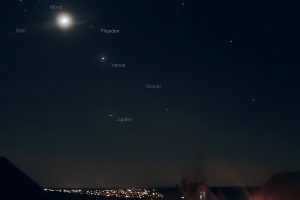 Konstellation Mond - Venus - Jupiter am 27. März 2012 um 21:13 Uhr