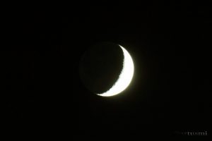 Mond mit Erdlicht am 7. November 2013 um 17:35 Uhr