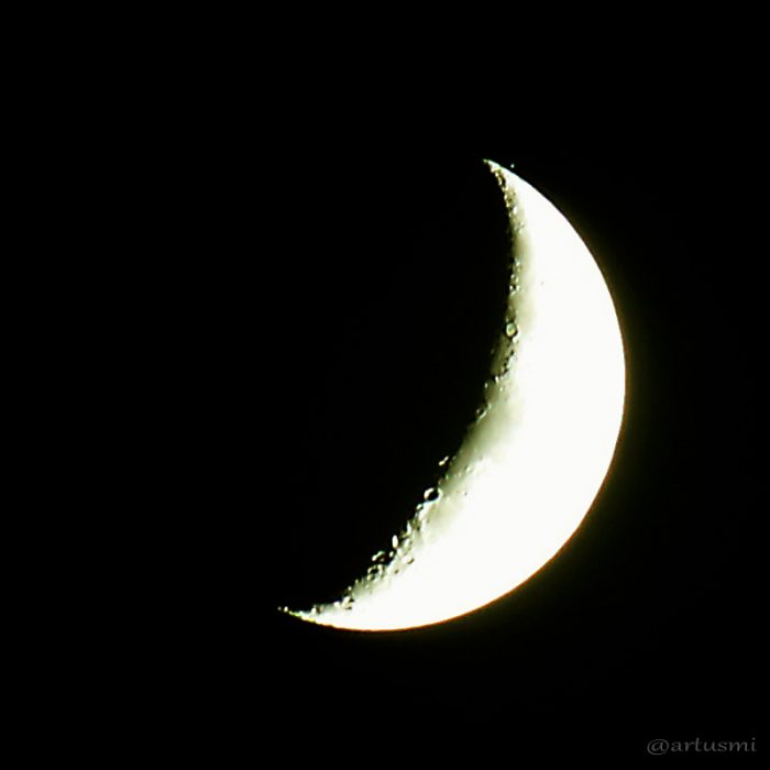Zunehmender Mond streift Lambda Geminorum am 4. Mai 2014 um 22:48 Uhr