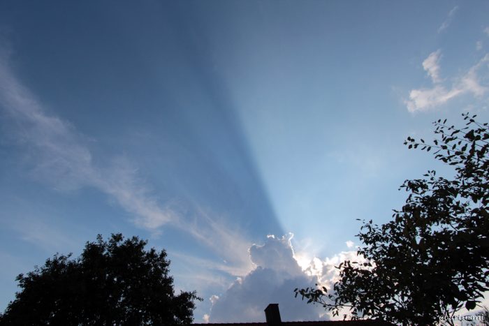 Wolkenstrahlen am 23. Juli 2014 um 18:36 Uhr