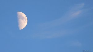 Zunehmender Mond am 24. Juli 2015 um 20:45 Uhr