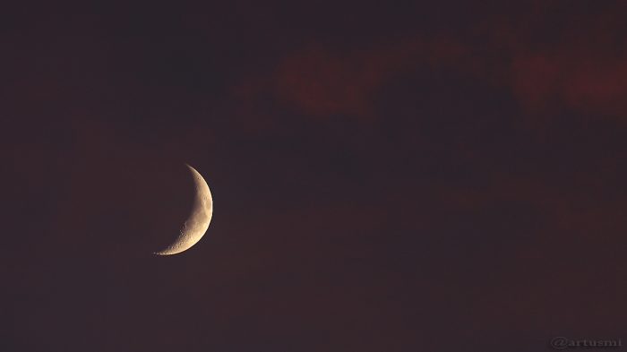 Zunehmender Mond mit randnahem Mare Crisium am 16.11.2015 um 16:51 Uhr