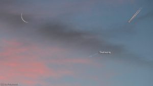 Mond, Saturn und Venus am 7. Januar 2016 um 08:07 Uhr