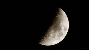Zunehmender Mond am 16. Januar 2016 um 19:25 Uhr