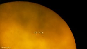 Sonnenfleckengruppe AR 2528 am 6. April 2016 um 09:55 Uhr
