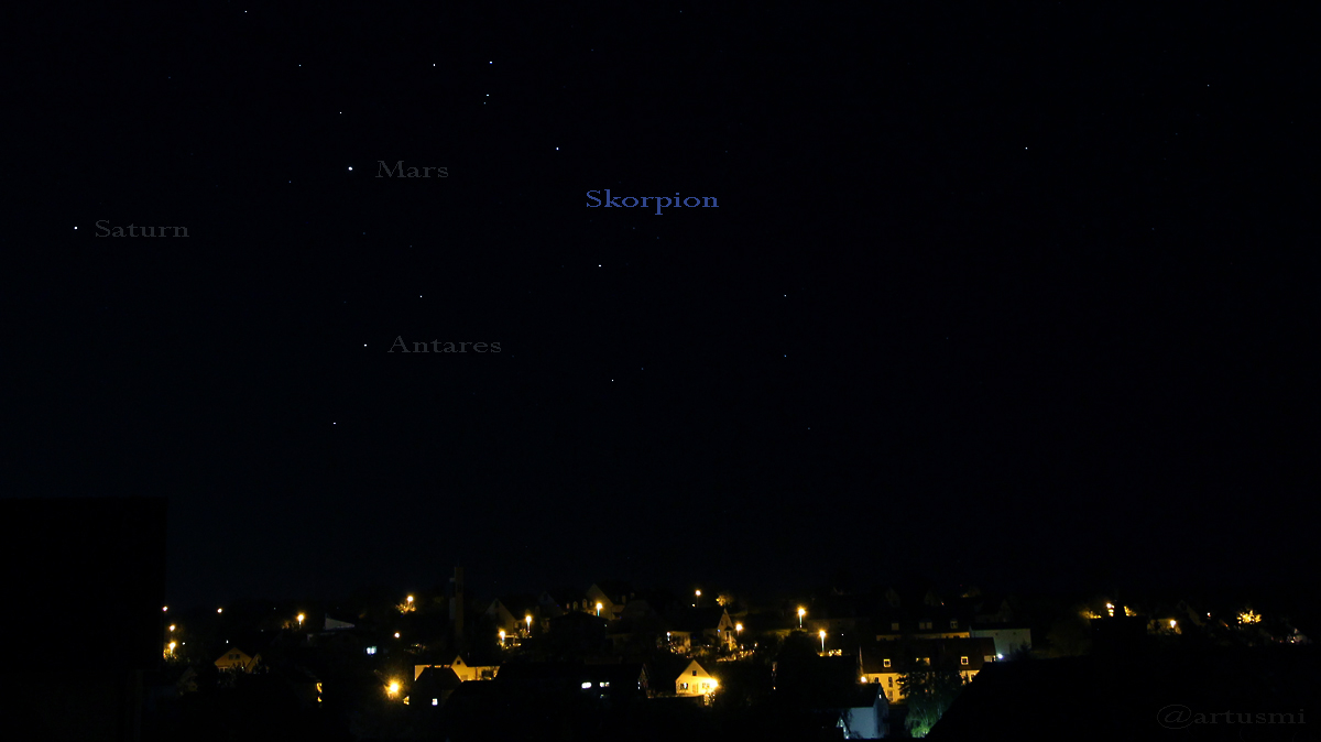 Saturn, Mars und Antares am 28. April 2016 um 01:33 Uhr