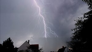 Erdblitz während Gewitter am 13. Mai 2016 um 16:23 Uhr