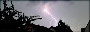 Erdblitz während Gewitter am 13. Mai 2016 um 16:15 Uhr