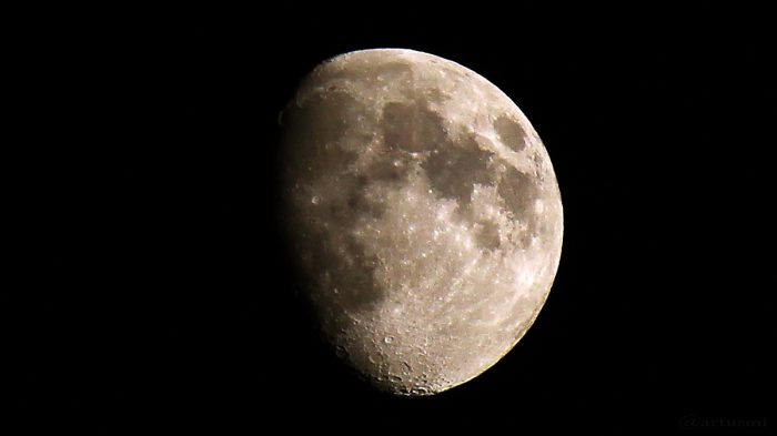 Goldener Henkel am Mond - 15. Juni 2016 um 22:33 Uhr