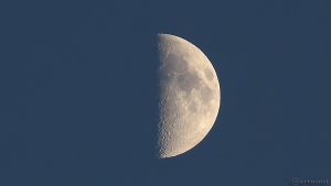 Zunehmender Mond am 10. August 2016 um 20:45 Uhr