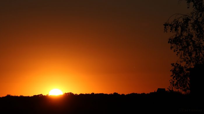 Dritter Sonnenuntergang ohne Wolken in Folge - 25. August 2016 um 20:11 Uhr