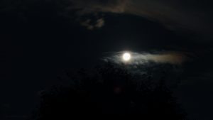 Mond hinter Wolken - 16. September 2016, 03:22 Uhr
