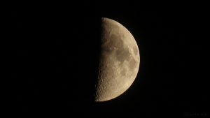 Zunehmender Mond am 7. November 2016 um 17:28 Uhr