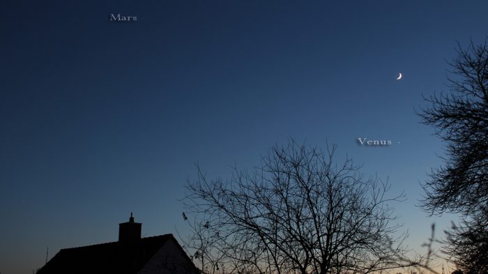Dreieck Mars-Venus-Mond am 3. Dezember 2016 um 17:00 Uhr