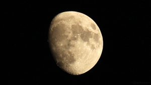 Zunehmender Mond am 10. Dezember 2016 um 16:46 Uhr