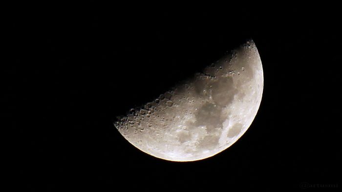 Zunehmender Mond (Erstes Viertel) am 5. Januar 2017 um 22:48 Uhr
