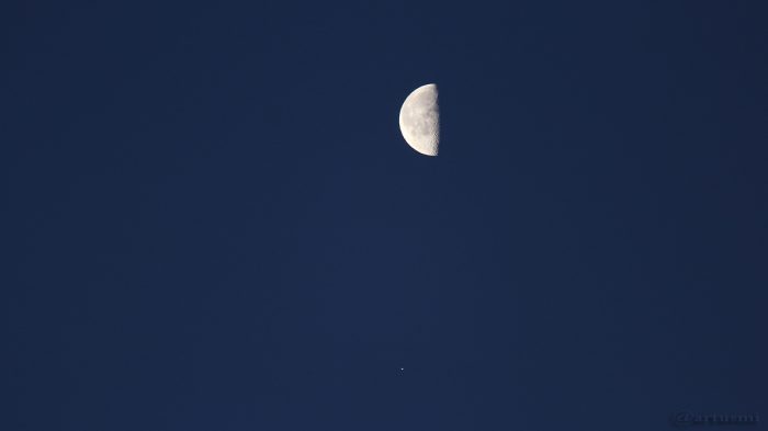 Mond und Jupiter am 19. Januar 2017 um 07:57 Uhr