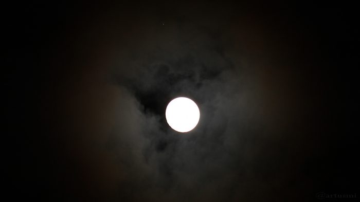 Mond trifft Regulus am 10. März 2017 um 23:44 Uhr