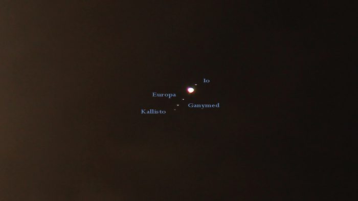 Jupiter und die Galileischen Mond am 15. März 2017 um 00:58 Uhr