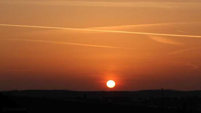 Untergehende Sonne am 16. März 2017 um 18:19 Uhr