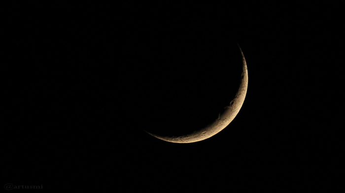 Schmale Mondsichel am 30. März 2017 um 20:37 Uhr