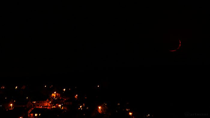 Untergehender Mond am 30. März 2017 um 22:40 Uhr