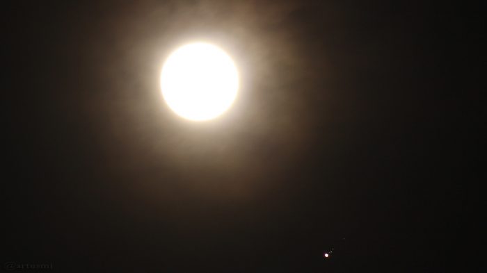 Mond und Jupiter mit Monden am 10. April 2017 um 23:44 Uhr