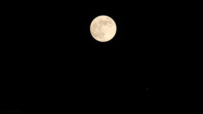 Mond und Jupiter am 10. April 2017 um 23:46 Uhr