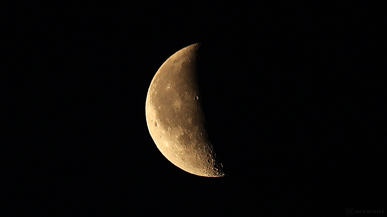 Abnehmender Mond am 20. April 2017 um 05:53 Uhr