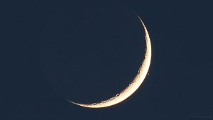 Mondsichel und Aldebaran am 28. April 2017 um 21:11 Uhr