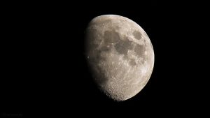 Zunehmender Mond am 5. Mai 2017 um 22:30 Uhr