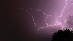 Blitze während des Gewitters am 19. Mai 2017 um 02:57 Uhr