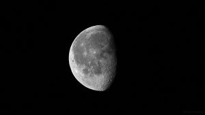 Abnehmender Mond am 15. Juni 2017 um 04:12 Uhr